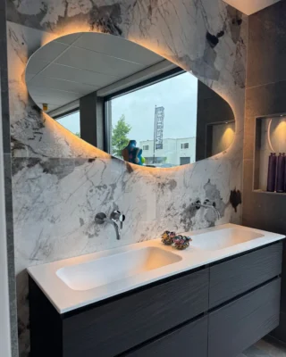 In elke vorm en afwerking: rond, ovaal, hexagon of rechthoekig. Jij kiest.
#vormgeven #mirrordesign #maatwerk #MartensMeijer